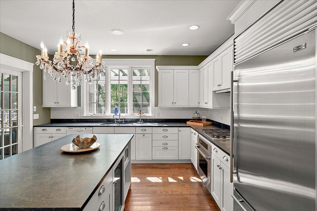 7957 Barbara's Way Harbert, MI 49115 - Photo 18 of 54 Kitchen