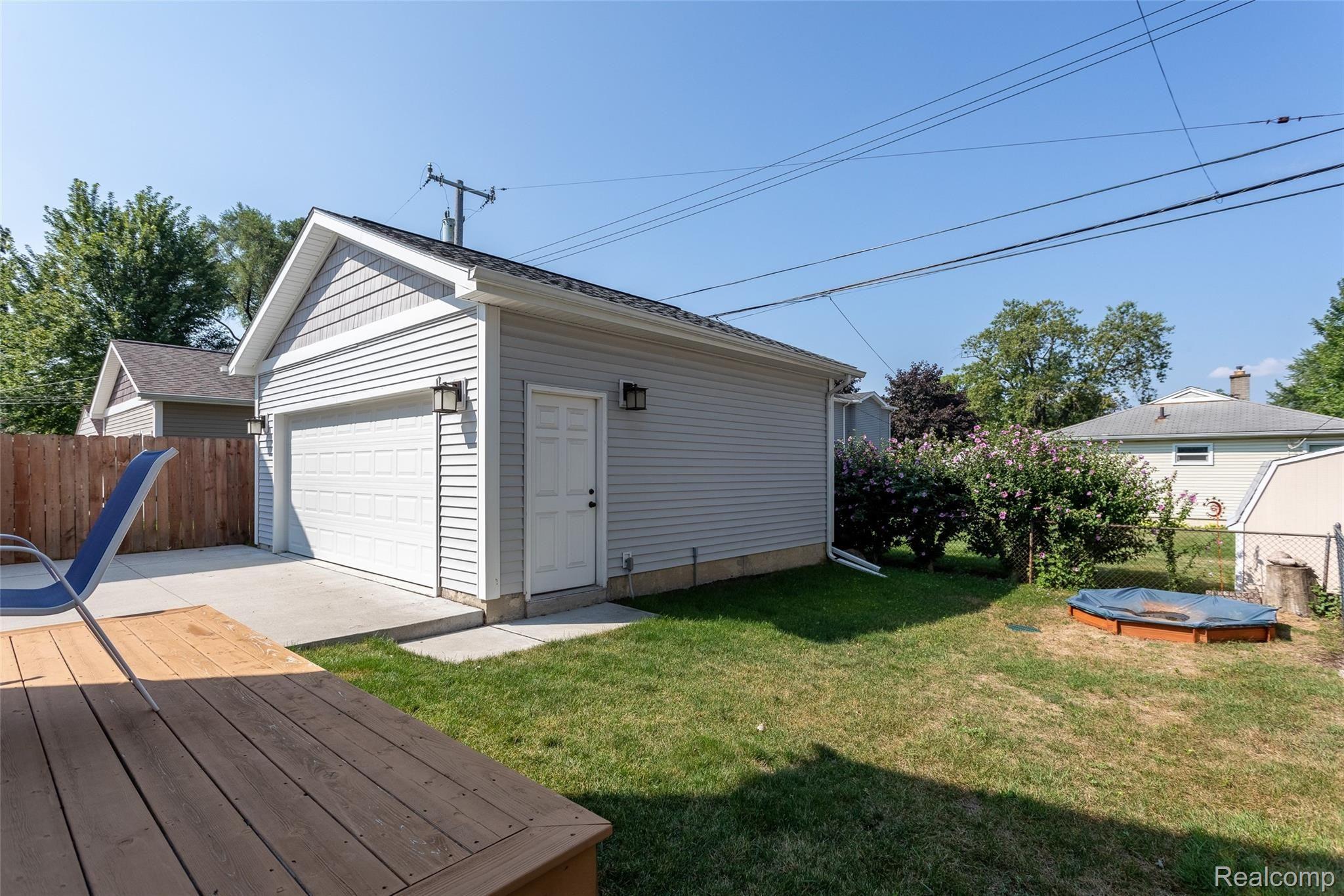 2971 Cumberland Road Berkley, MI 48072 - Photo 35 of 36 2971 Cumberland-52.jpg