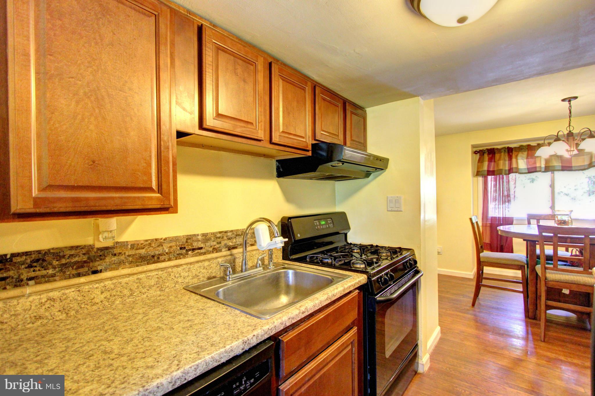 9423 Indian Camp Road Columbia, MD 21045 - Photo 9 of 30 Kitchen
