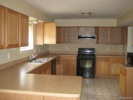 7091227004 kitchen.jpg