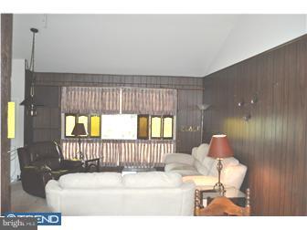9745 Portis Road Philadelphia, PA 19115 - Photo 3 of 9
