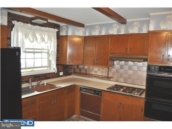 9745 Portis Road Philadelphia, PA 19115 - Photo 5 of 9
