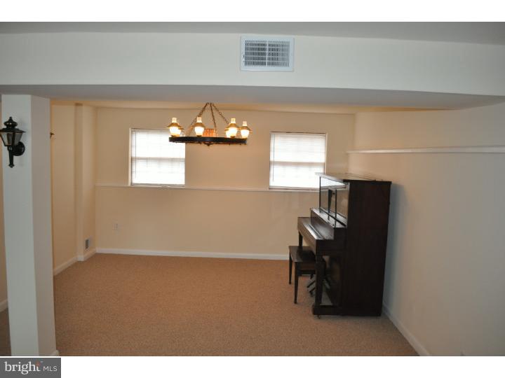 9745 Portis Road Philadelphia, PA 19115 - Photo 7 of 9