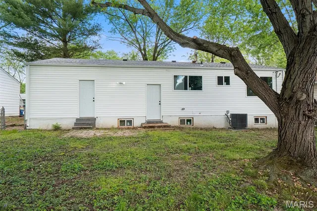 $1,595 | 1240 Mullanphy Road, Florissant, MO 63031