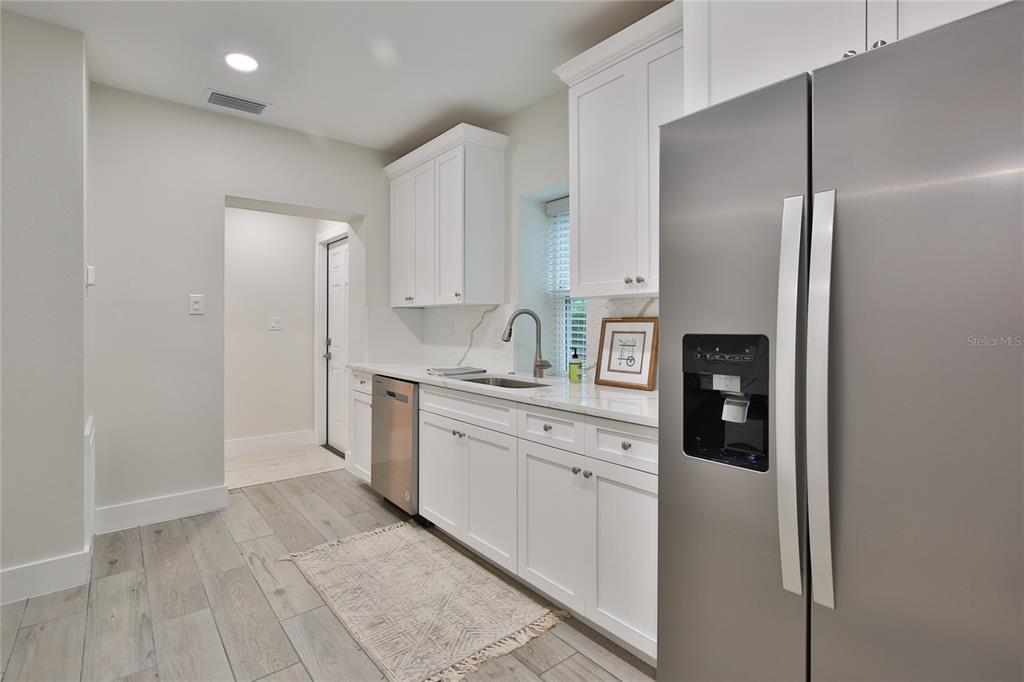 1901 Morrill Street Sarasota, FL 34236 - Photo 9 of 24