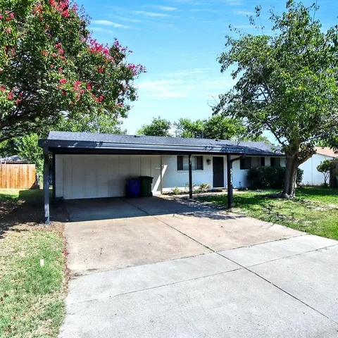 $1,695 | 5713 Bowling Drive, Watauga, TX 76148