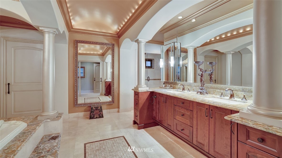 7451 West Mercer Way Mercer Island, WA 98040 - Photo 26 of 40 Gallery Image 26