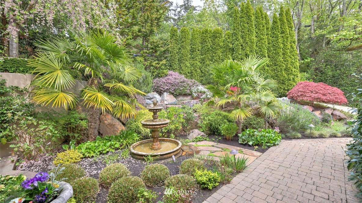 7451 West Mercer Way Mercer Island, WA 98040 - Photo 3 of 40 Gallery Image 3