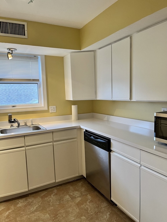 327 Plantation Street, Unit 312 Worcester, MA 01604 - Photo 11 of 36