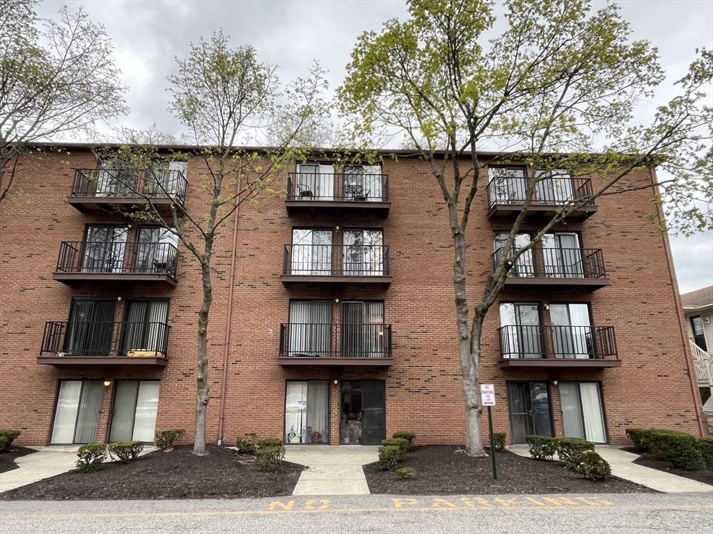 327 Plantation Street, Unit 312 Worcester, MA 01604 - Photo 2 of 36