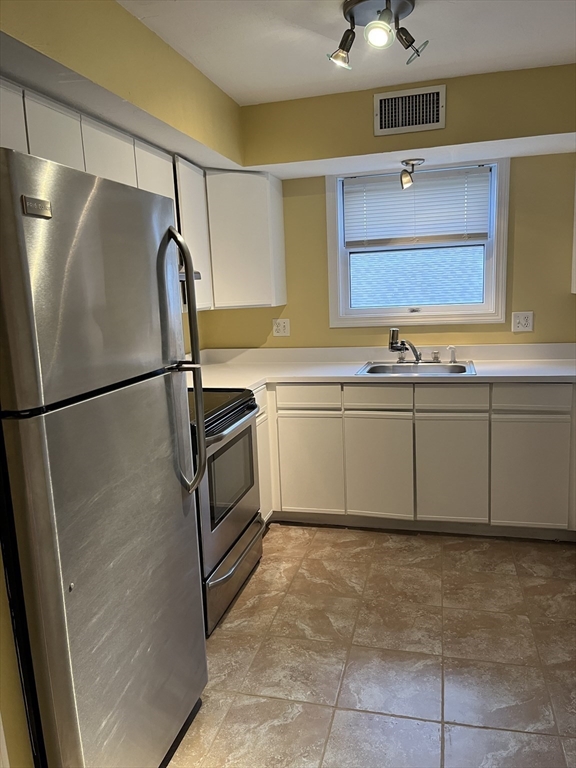 327 Plantation Street, Unit 312 Worcester, MA 01604 - Photo 9 of 36