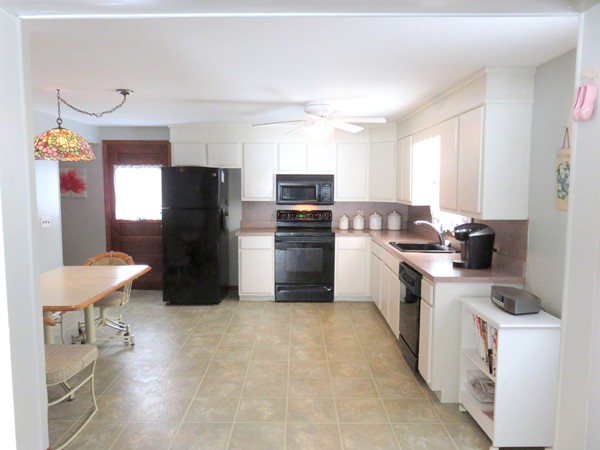 33 Elm Road Westford, MA 01886 - Photo 3 of 11 Gallery Image 3