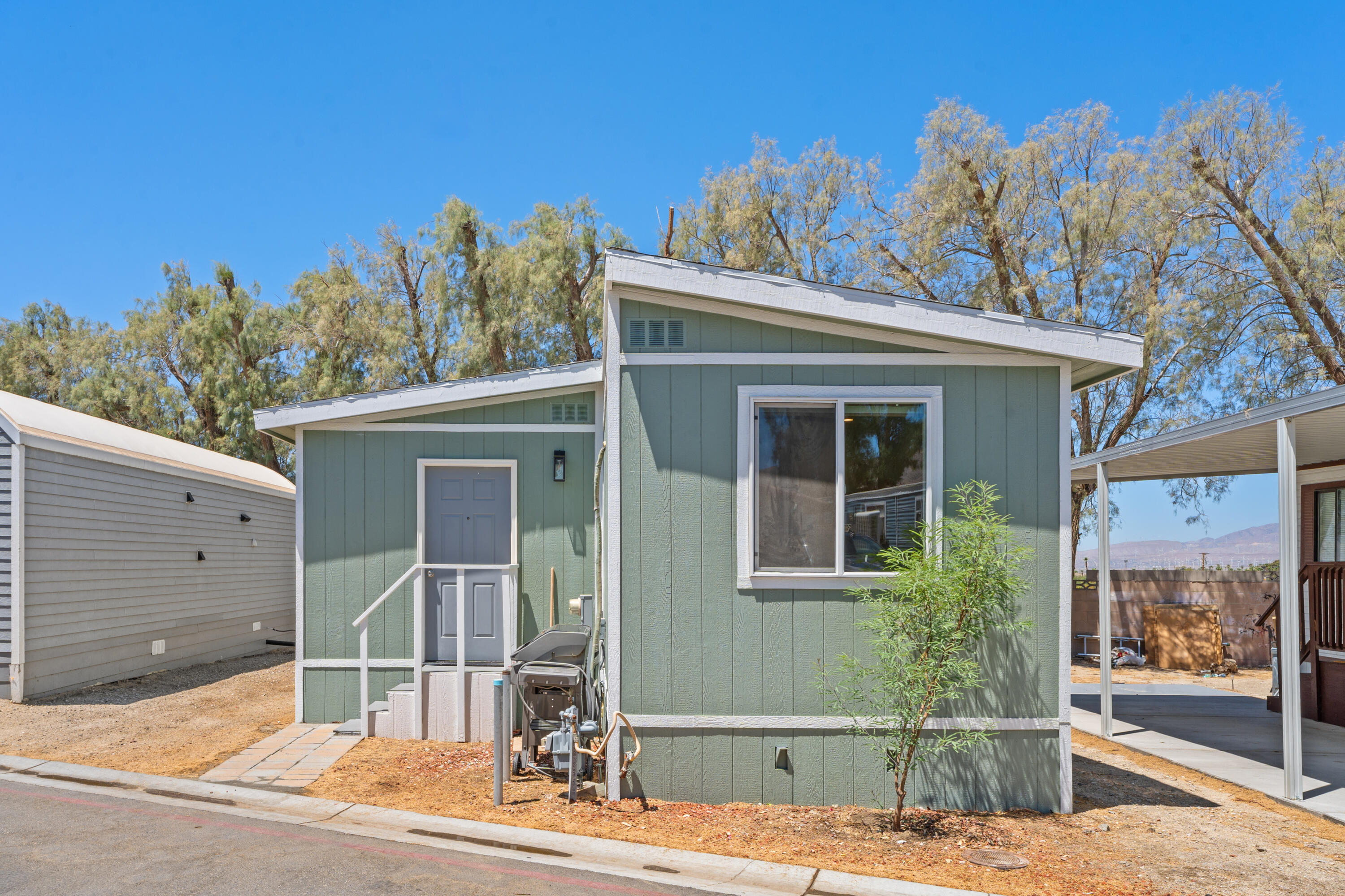 17300 Corkill Road, Unit 179 Desert Hot Springs, CA 92241 - Photo 1 of 36 4_12140383_189913_189913-EI-104