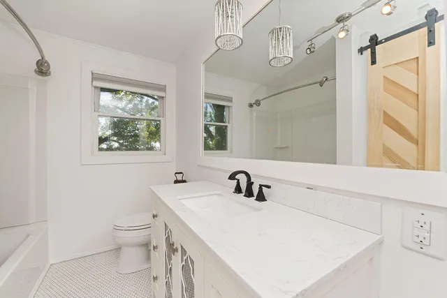 $3,000 | N1033 County Road K, Sharon, WI 53585