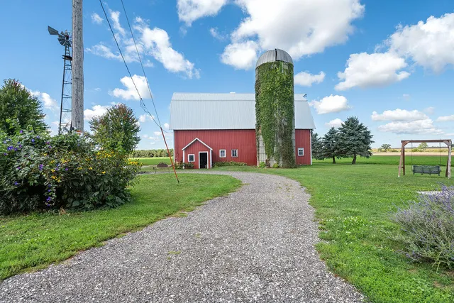 $3,000 | N1033 County Road K, Sharon, WI 53585