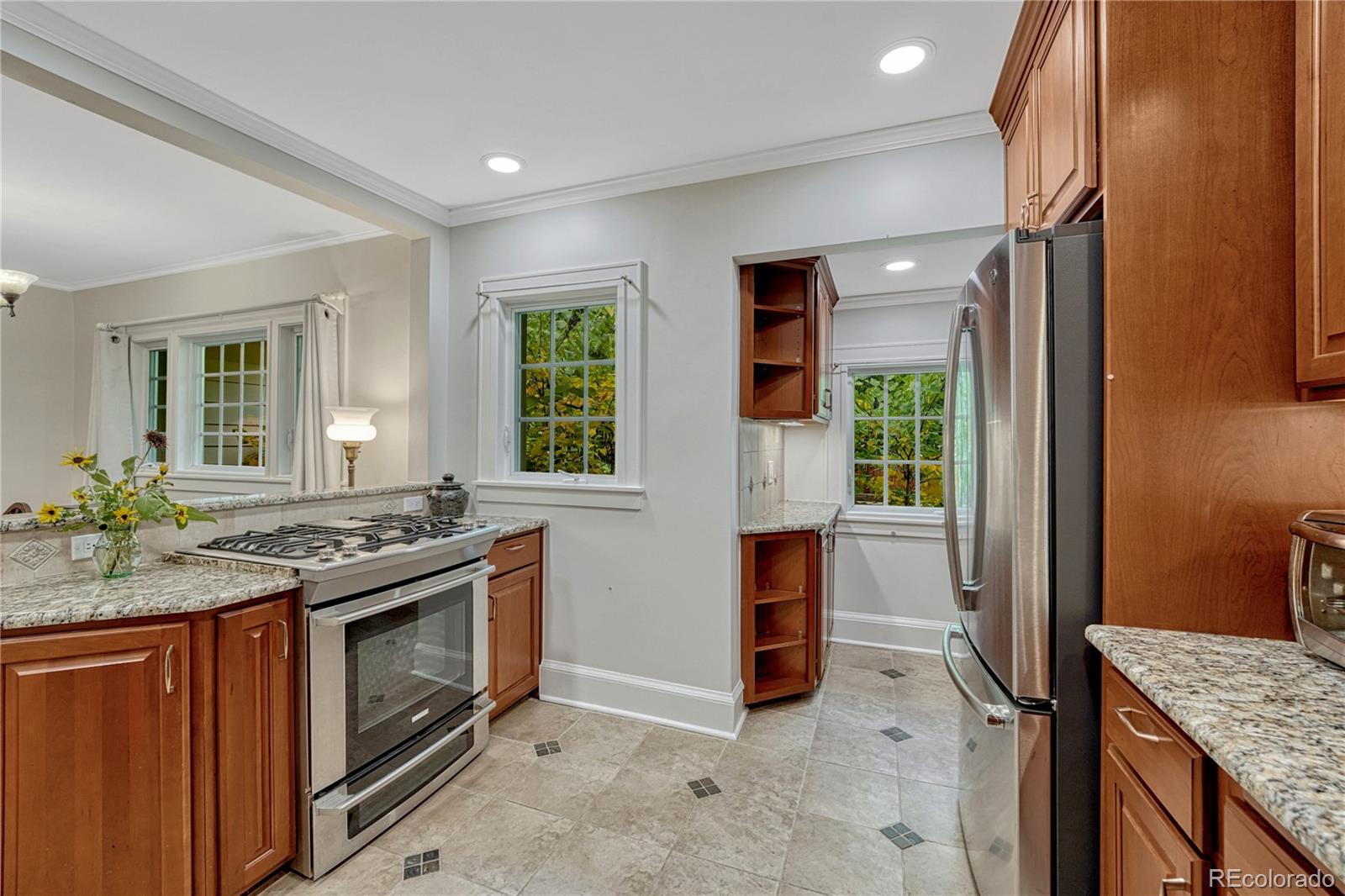 2086 Grape Street Denver, CO 80207 - Photo 11 of 28