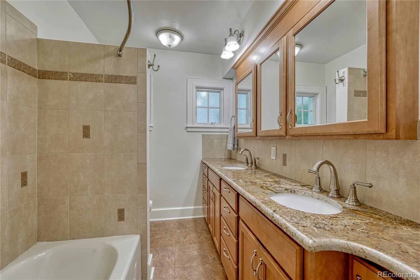 2086 Grape Street Denver, CO 80207 - Photo 14 of 28