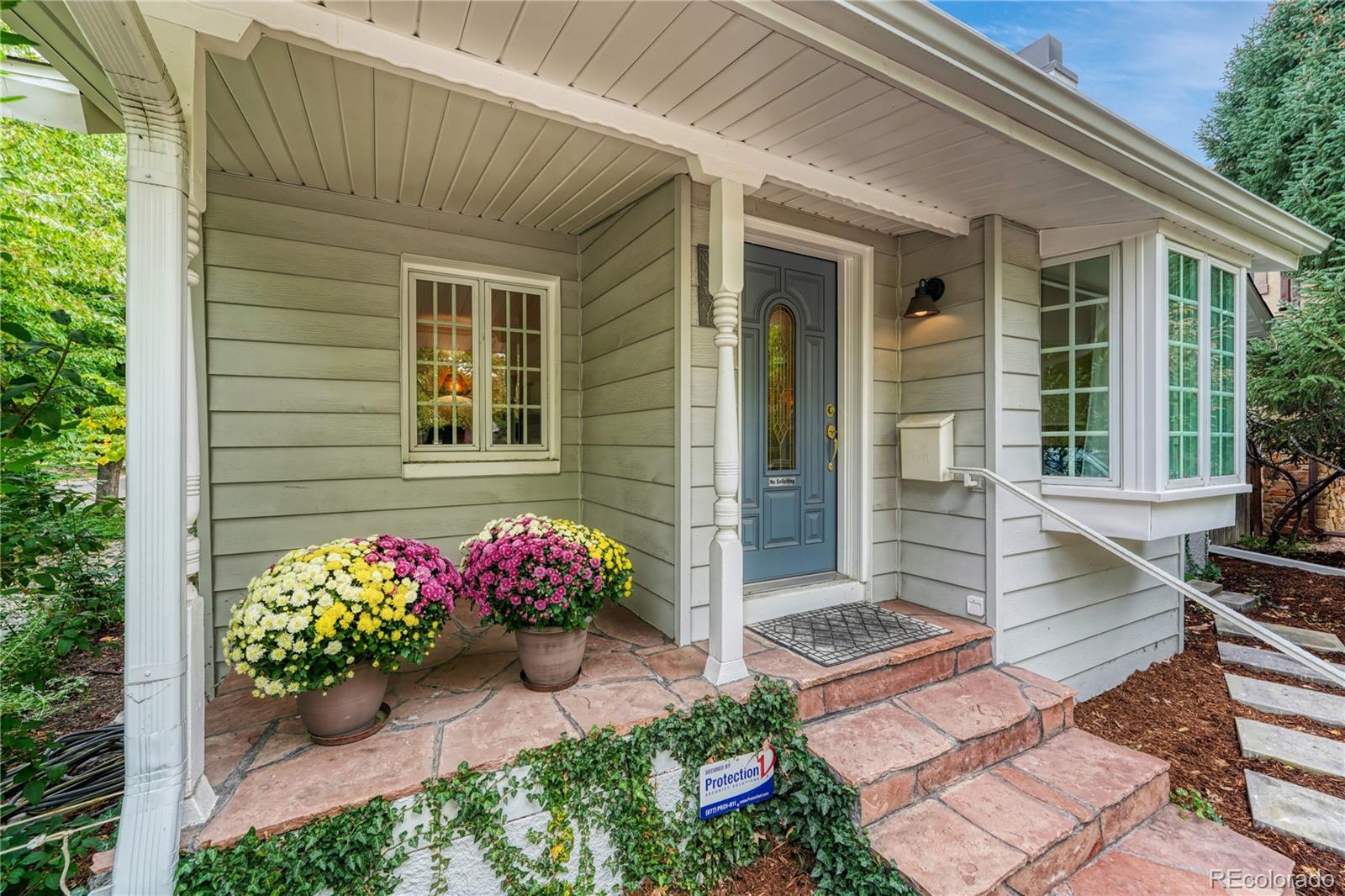 2086 Grape Street Denver, CO 80207 - Photo 3 of 28