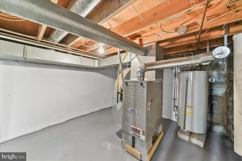 $177,500 | 4518 Post Road, Marcus Hook, PA 19061