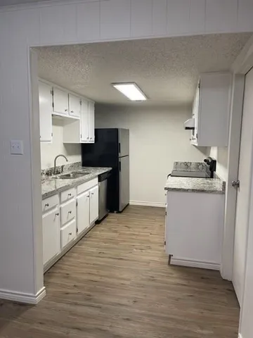 $1,175 | 1505 West Pearl Street, Unit 2, Granbury, TX 76048