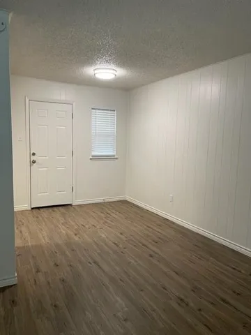 $1,175 | 1505 West Pearl Street, Unit 2, Granbury, TX 76048