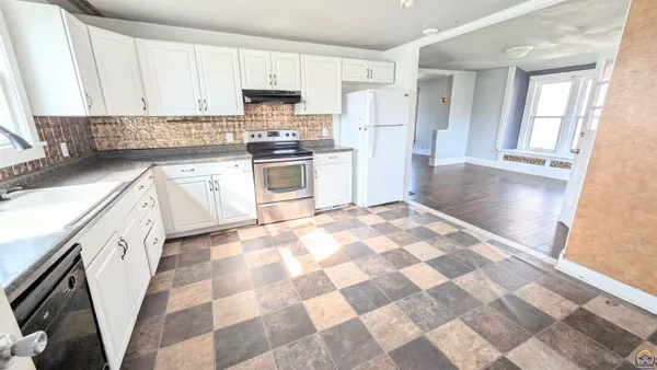 $99,900 | 303 Chick Street, Council Grove, KS 66846