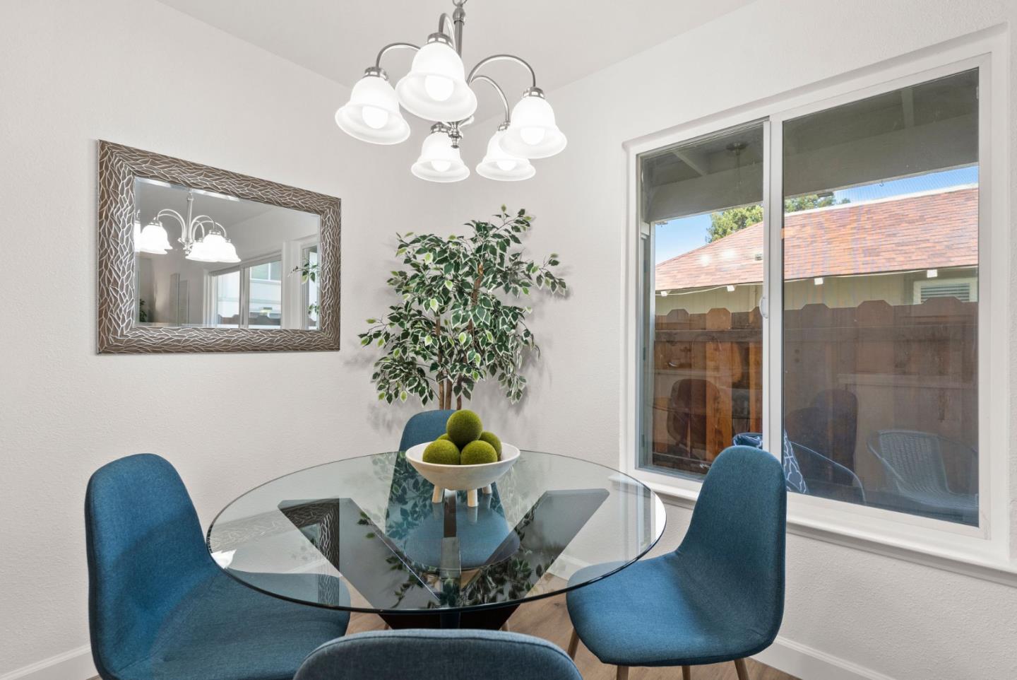 825 Oak Grove Road, Unit 63 Concord, CA 94518 - Photo 4 of 20 Gallery Image 4