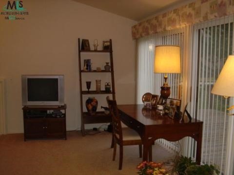 2152 London Bridge Drive, Unit 61 Rochester, MI 48307 - Photo 5 of 9 652909-4.JPG