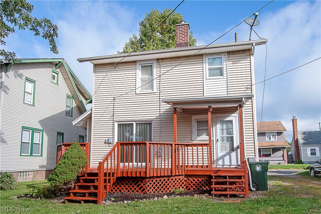 2306 10th Street Northwest Canton, OH 44708 - Photo 4 of 23 Nice size deck to enjoy cookouts with family and friends.
