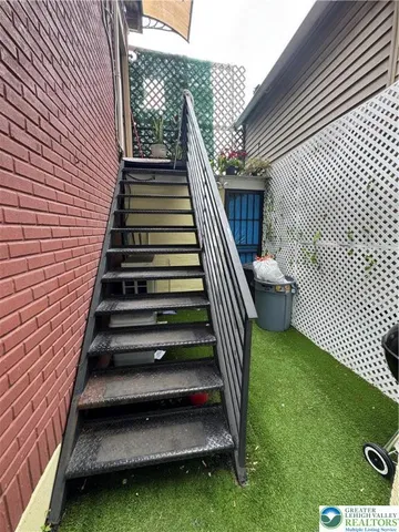 a view of entryway and hall