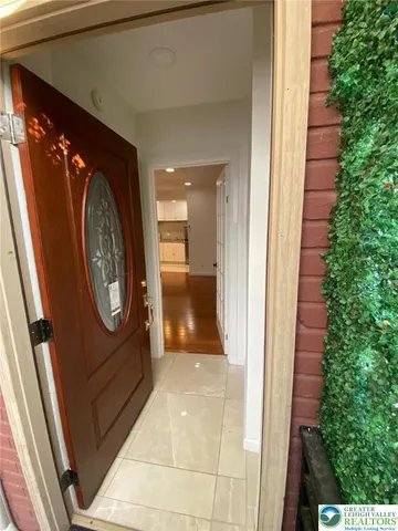 a view of livingroom with furniture