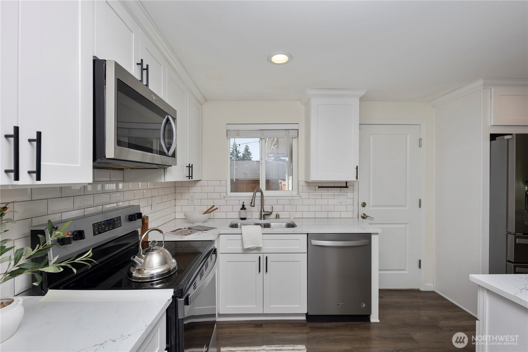2147 Northeast 12th Street Renton, WA 98056 - Photo 11 of 30