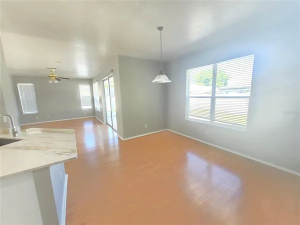$2,700 | 4211 2nd Avenue East, Bradenton, FL 34208
