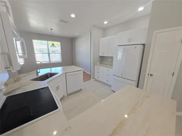 $2,700 | 4211 2nd Avenue East, Bradenton, FL 34208