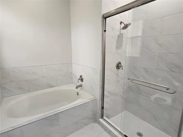 $2,700 | 4211 2nd Avenue East, Bradenton, FL 34208