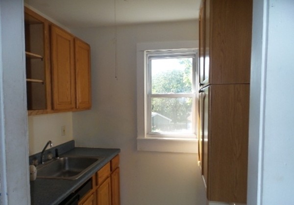 119 West Meadow Road Lowell, MA 01854 - Photo 7 of 21