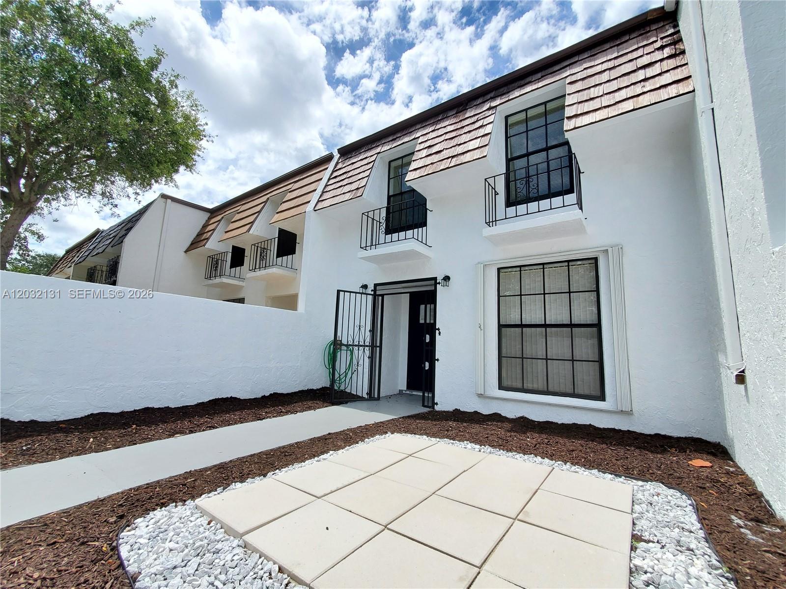 9780 Southwest 92nd Terrace Miami, FL 33176 - Photo 6 of 48