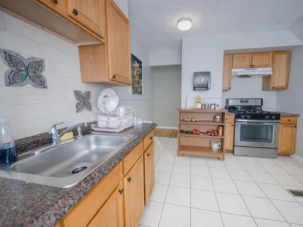 $900,000 | 215 Western Avenue, Lynn, MA 01904