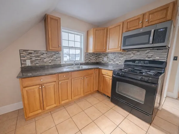 $900,000 | 215 Western Avenue, Lynn, MA 01904