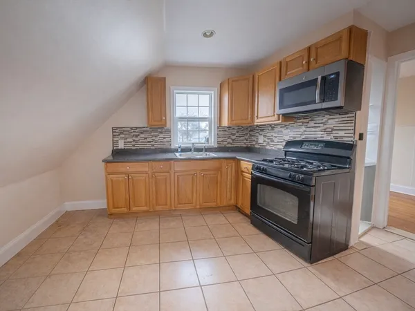 $900,000 | 215 Western Avenue, Lynn, MA 01904