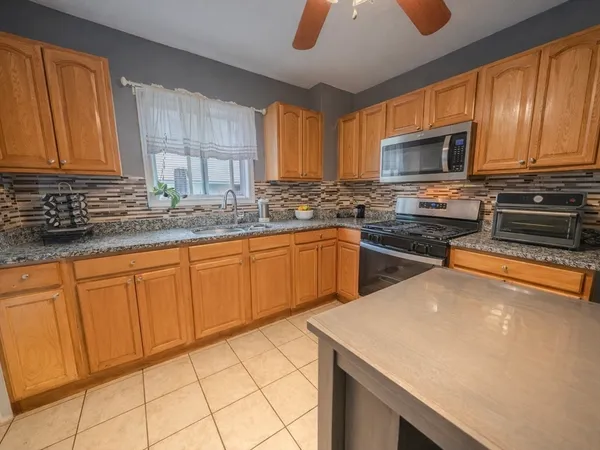 $900,000 | 215 Western Avenue, Lynn, MA 01904