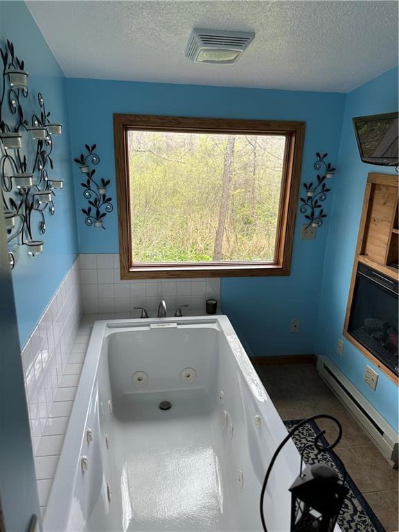 30 Ray Road Greenville, PA 16125 - Photo 22 of 32 Jetted tub in spa room