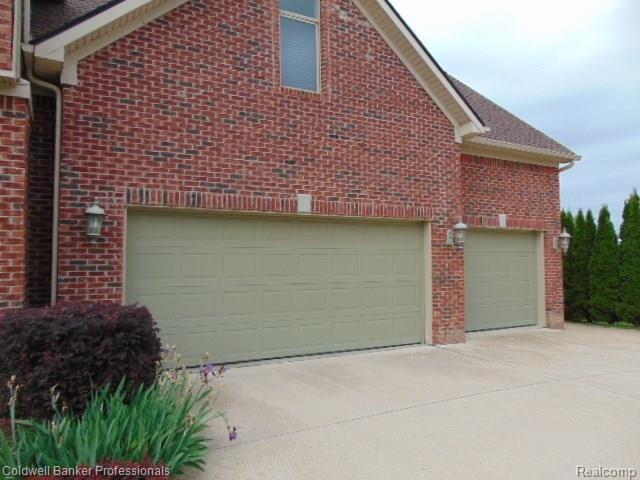 24745 Duff Road New Boston, MI 48164 - Photo 2 of 45