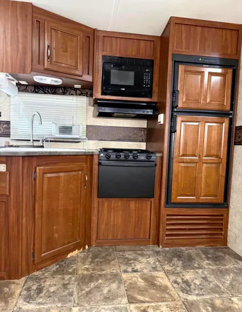 $1,300 | 2452 Madison Street, Unit MH, Hollywood, FL 33020