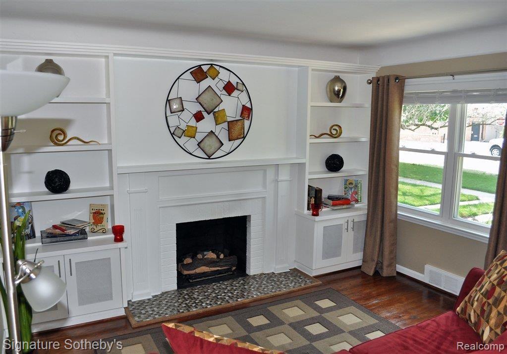1562 Sheffield Road Birmingham, MI 48009 - Photo 6 of 20 Beautiful Built ins and Fireplac