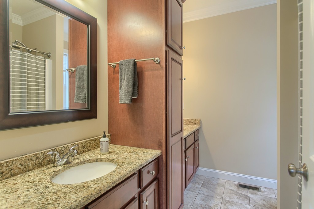 1 Easy Street Ayer, MA 01432 - Photo 6 of 19 Gallery Image 6