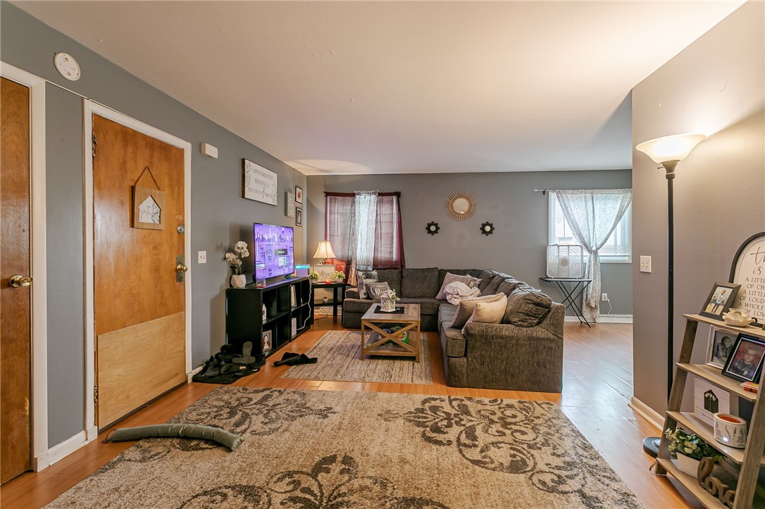 224 West Maple Avenue East Rochester, NY 14445 - Photo 9 of 38