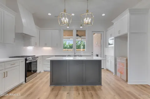 $409,500 | 410 Dunvegan Court, Lafayette, LA 70503