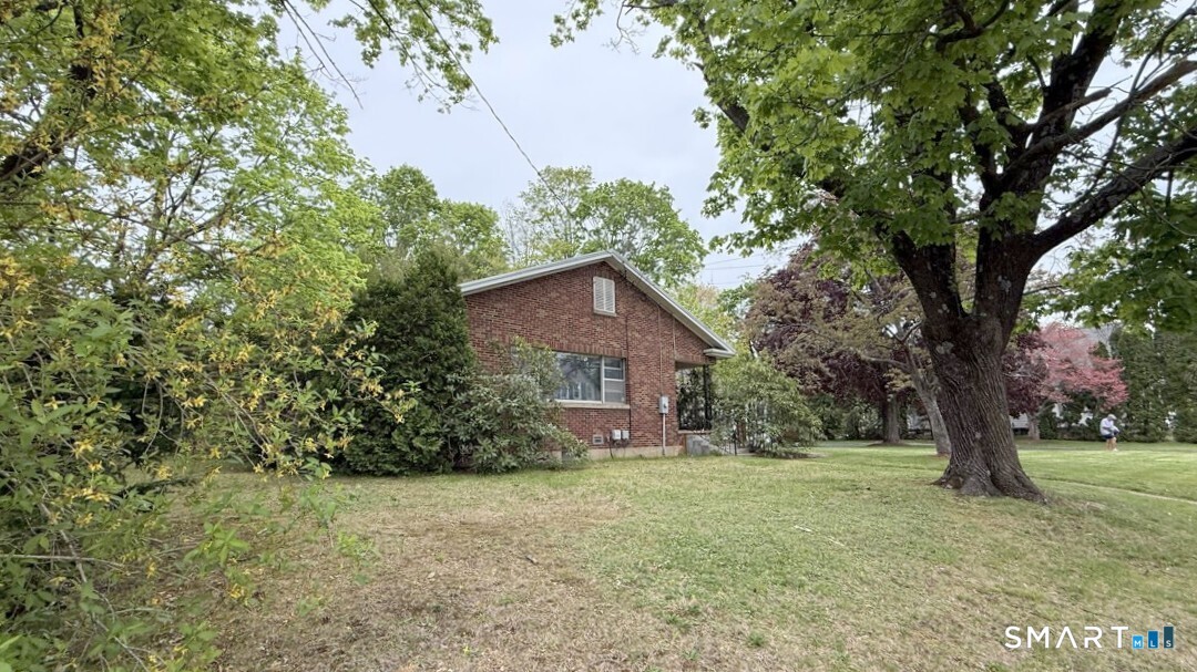 223 High Street Windham, CT 06226 - Photo 4 of 31