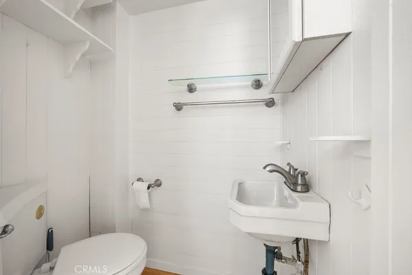 $6,500 | 170 McAulay Place, Laguna Beach, CA 92651
